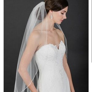 New with Tags Bell Aire V7538 Veil
